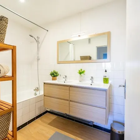 Appart' La Rochelle, Parking & Terrasse, 4 Pers דירה