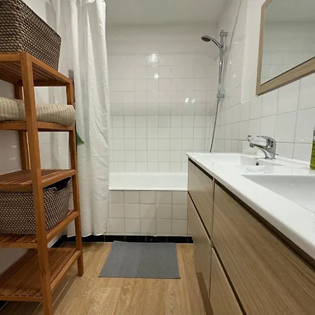 דירה Appart' La Rochelle, Parking & Terrasse, 4 Pers לה רושל