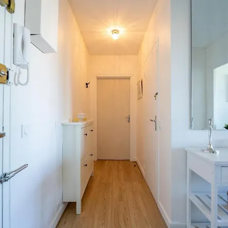 Appart' La Rochelle, Parking & Terrasse, 4 Pers דירה לה רושל